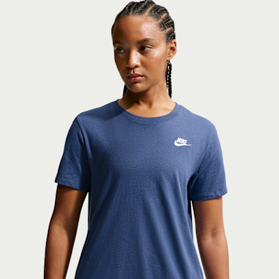 Nike Sportswear Club Essentials Women's T-Shirt