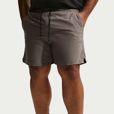 Nike Unlimited Pantalón corto Dri-FIT versátil de 18 cm sin forro - Hombre