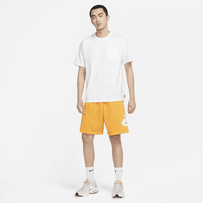 เสื้อยืดผู้ชายมีกระเป๋า Nike Sportswear Premium Essentials