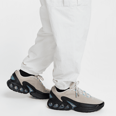 Nike Club Men's Woven Cargo Trousers