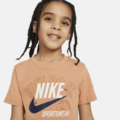 Playera estampada infantil Nike Retro Sportswear