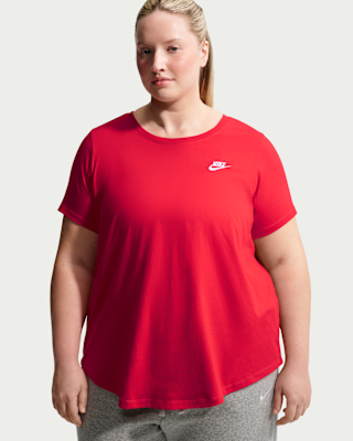 Женская футболка Nike Sportswear Club Essentials (Plus Size)