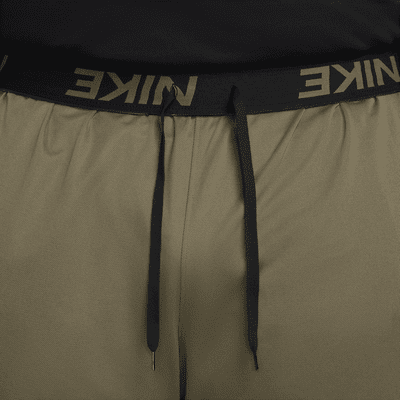 Shorts versátiles sin forro Dri-FIT de 18 cm para hombre Nike Totality