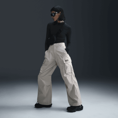 Nike Sportswear Women's Woven Trousers