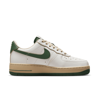 Nike Air Force 1 '07 LV8 女鞋