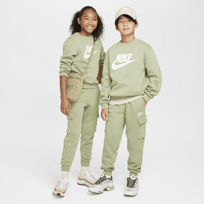 Pants cargo para niños talla grande Nike Sportswear Club Fleece