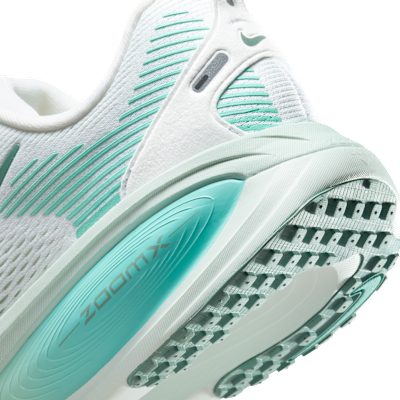 Nike Vomero 18 Women's Road Running Shoes (Extra Wide)