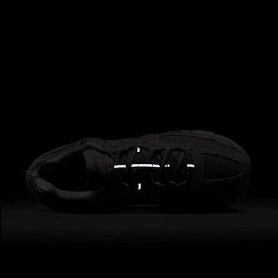 Nike Zoom Vomero 5 Men's Shoes