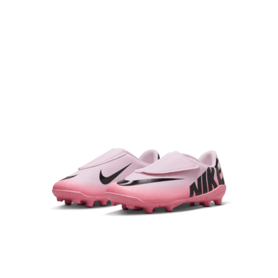 Tacos de fútbol de corte low para terrenos múltiples para niños de preescolar Nike Jr. Mercurial Vapor 15 Club