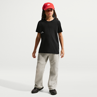 Nike Sportswear Older Kids' T-Shirt