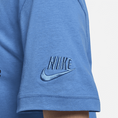 เสื้อยืดเอวลอยผู้หญิง Nike Sportswear