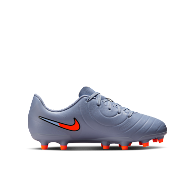 Tacos de fútbol para terrenos múltiples de corte low para niños de preescolar y grandes Nike Jr. Tiempo Legend 10 Club