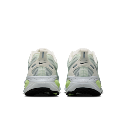 Nike Vomero 18 Women's Road Running Shoes (Extra Wide)