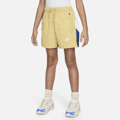 Nike Sportswear Amplify Older Kids' Woven Shorts