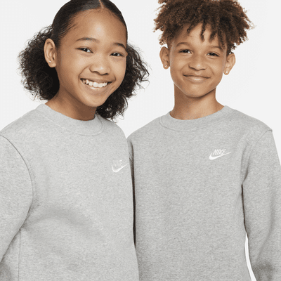 Nike Sportswear Club Fleece Older Kids' Sweatshirt. Nike CZ