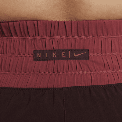 Shorts con forro de ropa interior Dri-FIT de tiro ultraalto de 8 cm para mujer Nike One SE