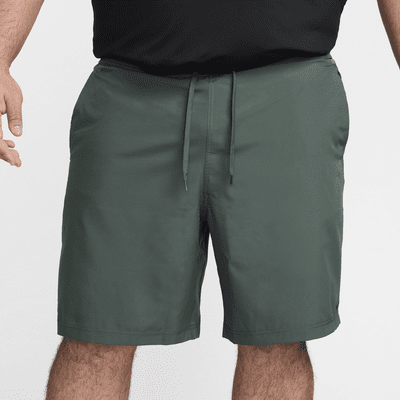 Shorts versátiles Dri-FIT de 23 cm sin forro para hombre Nike Form