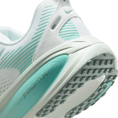 Chaussure de running sur route Nike Vomero 18 pour femme