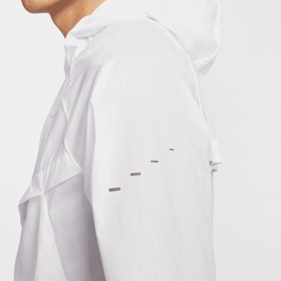 เสื้อแจ็คเก็ตวิ่งผู้ชาย Repel UV Nike Stride