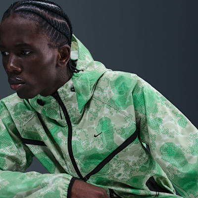 Nike Tech Men's Dri-FIT Woven Camo Windrunner Oversized Jacket