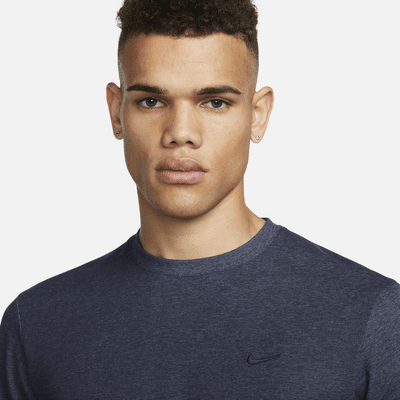 Haut à manches courtes Dri-FIT Nike Primary pour homme