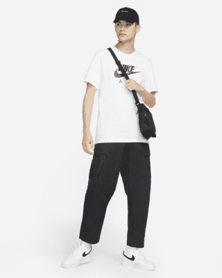 Woven Unlined Cargo Trousers. Nike 