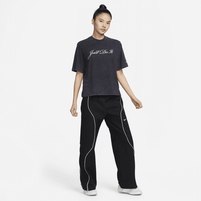 Nike Sportswear 女款 T 恤