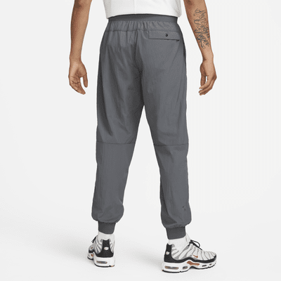 Nike Sportswear Repel Tech Pack Men's Woven Trousers. Nike CA