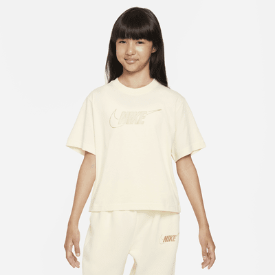 Nike Sportswear Big Kids\' (Girls) Boxy T-Shirt.