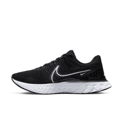 black and white running nike shoes