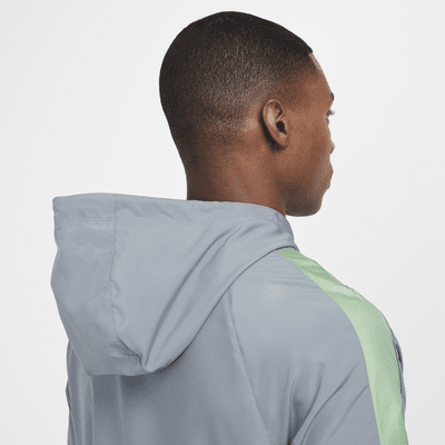 Veste de foot déperlante à capuche Nike Academy pour homme