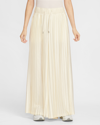 Nike Sportswear 系列