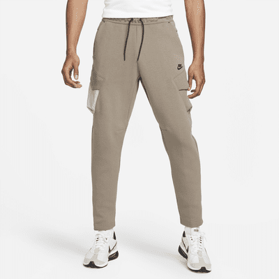 Pantaloni utility Nike Sportswear Tech Fleece - Uomo. Nike IT