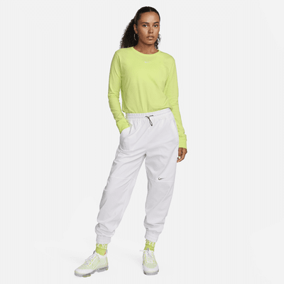 Nike Sportswear Premium Essentials Women's Long-Sleeve T-Shirt