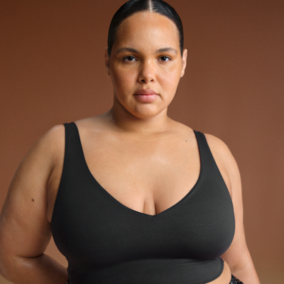 NikeSKIMS Matte Women's V-Neck Long-Line Bra