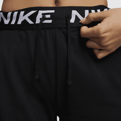 Nike Dri-FIT Attack 女款中腰 5" 無襯裡短褲