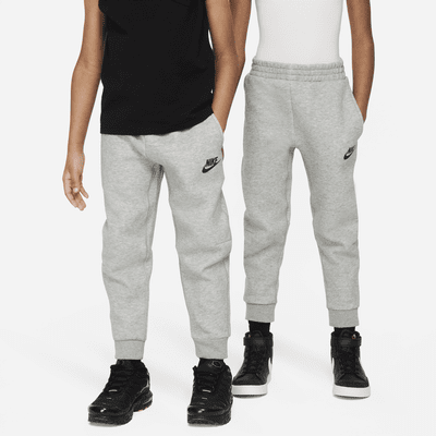 Todelt Nike Sportswear Tech Fleece-hættetrøjesæt fuld lynlås til mindre børn