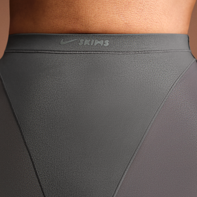 NikeSKIMS Weightless Layers Women's High-Waisted V-Panel Leggings