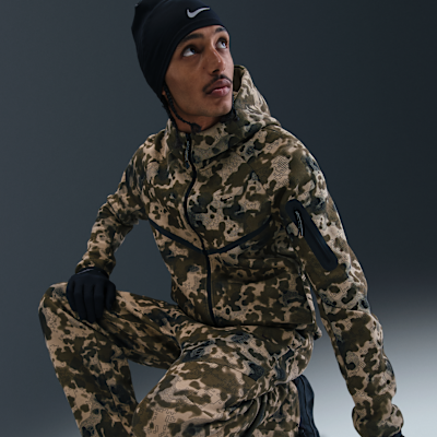 Pants de tejido Fleece camuflajeados con dobladillo abierto para hombre Nike Tech