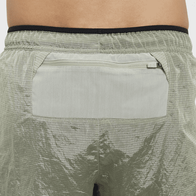 Nike Stride Running Division Men's 12.5cm (approx.) Dri-FIT Water-Repellent 2-in-1 Running Shorts