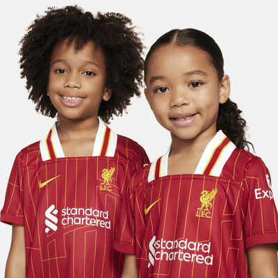 Divisa da calcio replica in 3 pezzi Nike Liverpool FC 2024/25 Stadium per bambino/a – Home