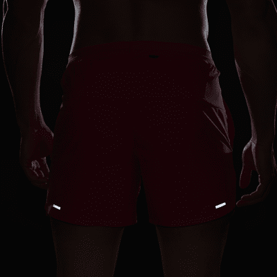 Shorts de correr Dri-FIT de 13 cm con forro de ropa interior para hombre Nike Stride