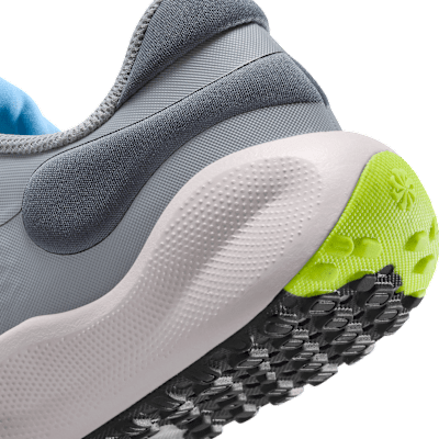 Tenis de correr en pavimento para niños grandes Nike Revolution 7