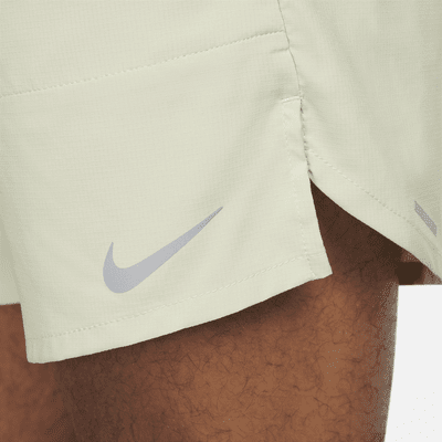 Shorts de correr Dri-FIT de 18 cm con forro de ropa interior para hombre Nike Stride