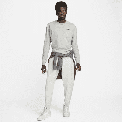Nike Sportswear Premium Essentials Men's Long-Sleeve Pocket T-Shirt