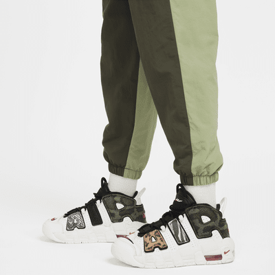 Nike Sportswear Amplify Older Kids' Woven Joggers