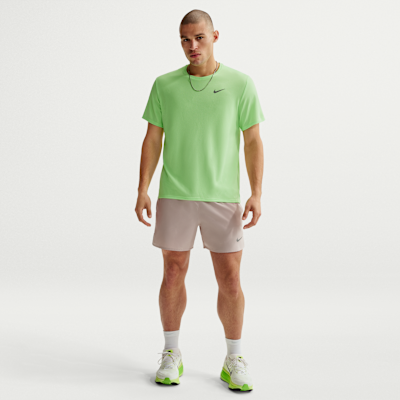 Haut de running à manches courtes Dri-FIT UV Nike Miler pour homme