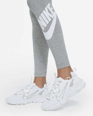 Immuniteit Begin dek Nike Sportswear Essential Women's High-Waisted Leggings (Plus Size). Nike CZ