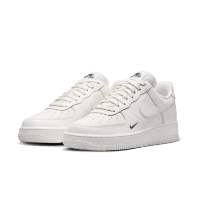 รองเท้าผู้หญิง Nike Air Force 1 ’07 Essential