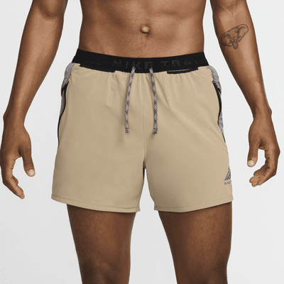 Shorts de correr Dri-FIT de 13 cm con forro de ropa interior para hombre Nike Trail Second Sunrise